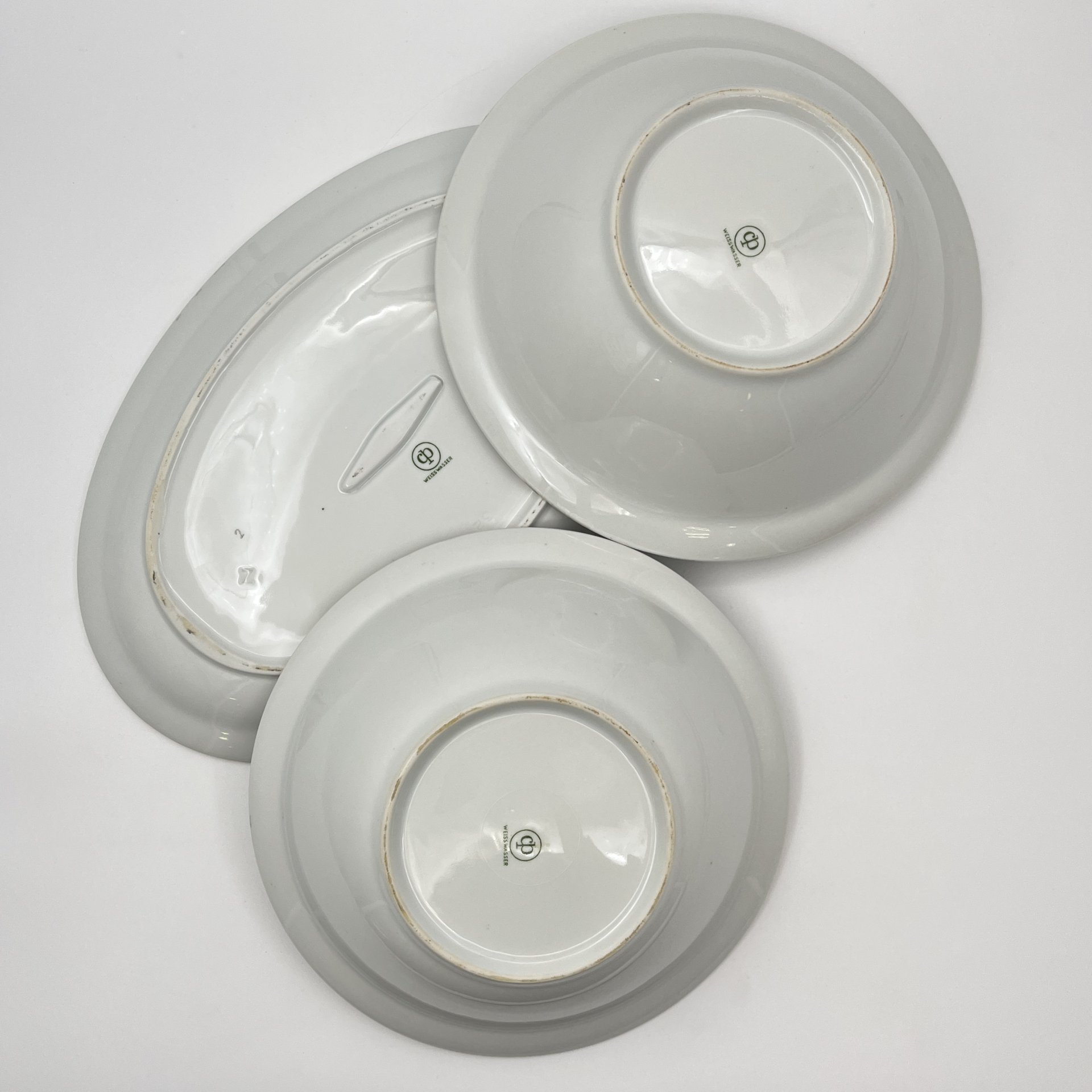 Набор сервировочный "Мадонна" (2 салатника и блюдо), фарфор, люстр, деколь, золочение, Weisswasser Porzellan, ГДР, 1970-1990 гг.