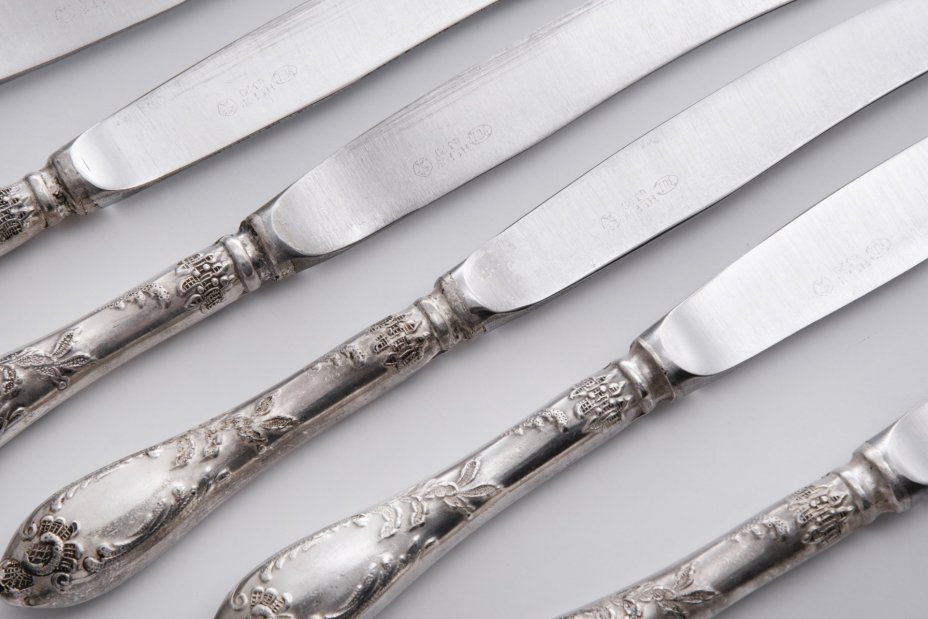 Набор из шести ножей с растительным декором, мельхиор, завод имени Шевченко (ЗiШ), СССР, 1970-1990 гг., Вольнянский завод столовых приборов им. Шевченко (ЗiШ