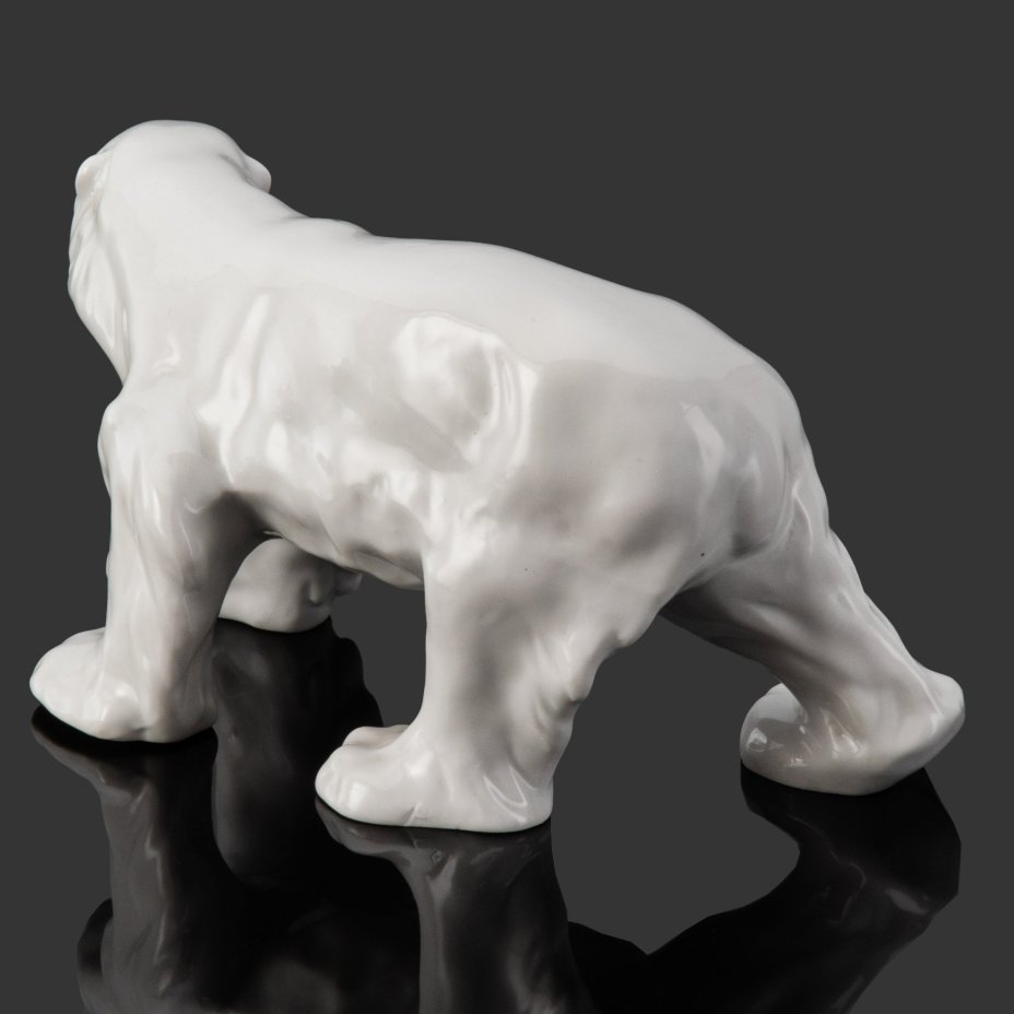 Статуэтка "Белый медведь" по модели А.К. Тимуса, фарфор, Ленинградский фарфоровый завод (ЛФЗ), СССР, 1950-1960 гг.