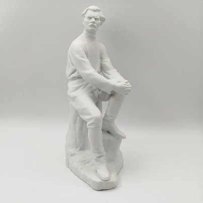 Статуэтка "Максим Горький", автор В.Г. Стамов, Ленинградский фарфоровый завод (ЛФЗ)