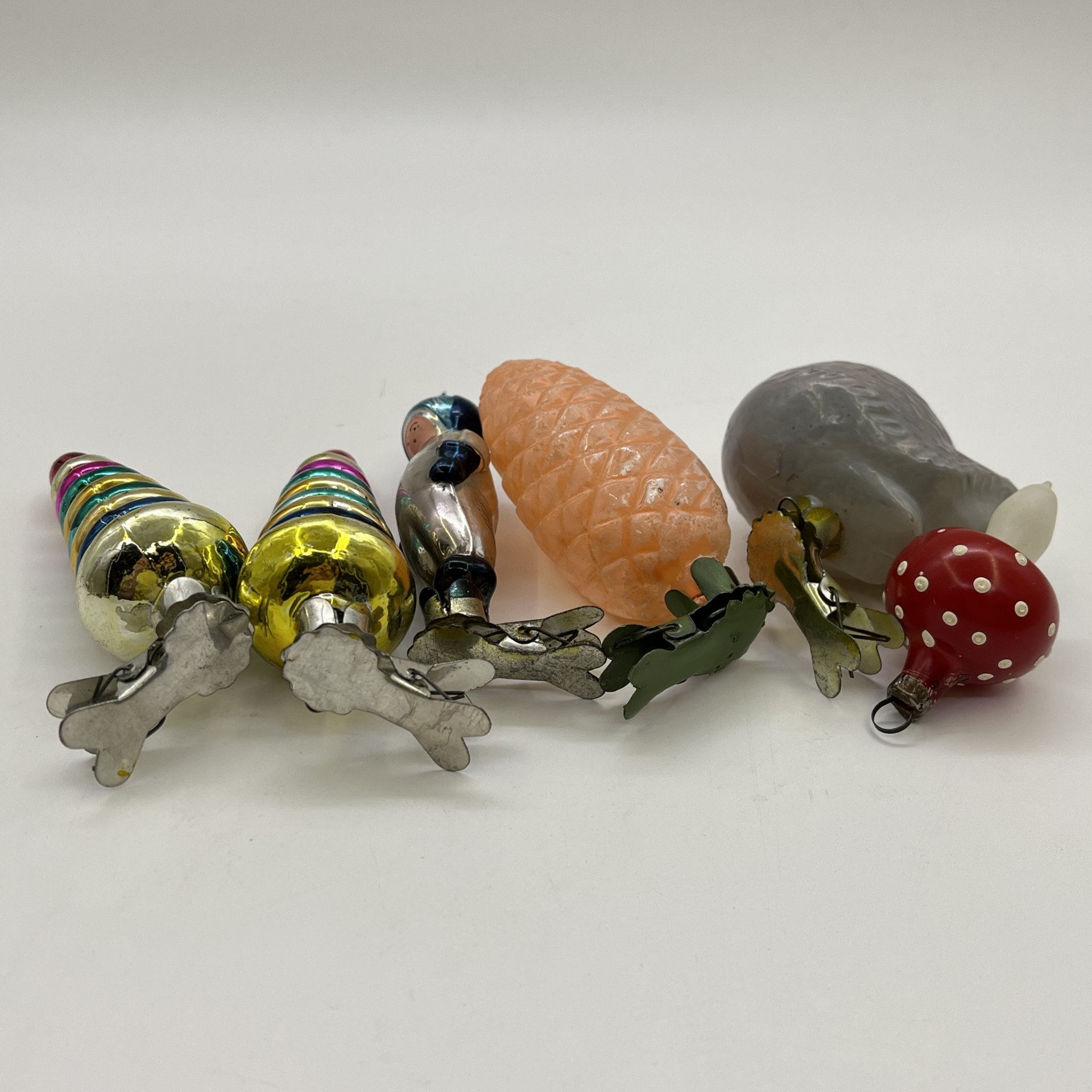 Набор ёлочных игрушек различных форм и расцветок (6 шт.), стекло, краска, металл, СССР, 1960-1980 гг.