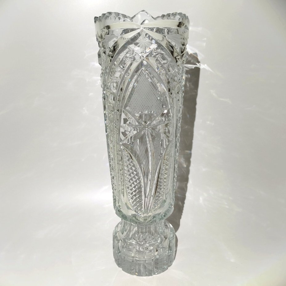 Ваза, декорированная техникой алмазной грани, хрусталь, СССР, 1970-1980 гг.