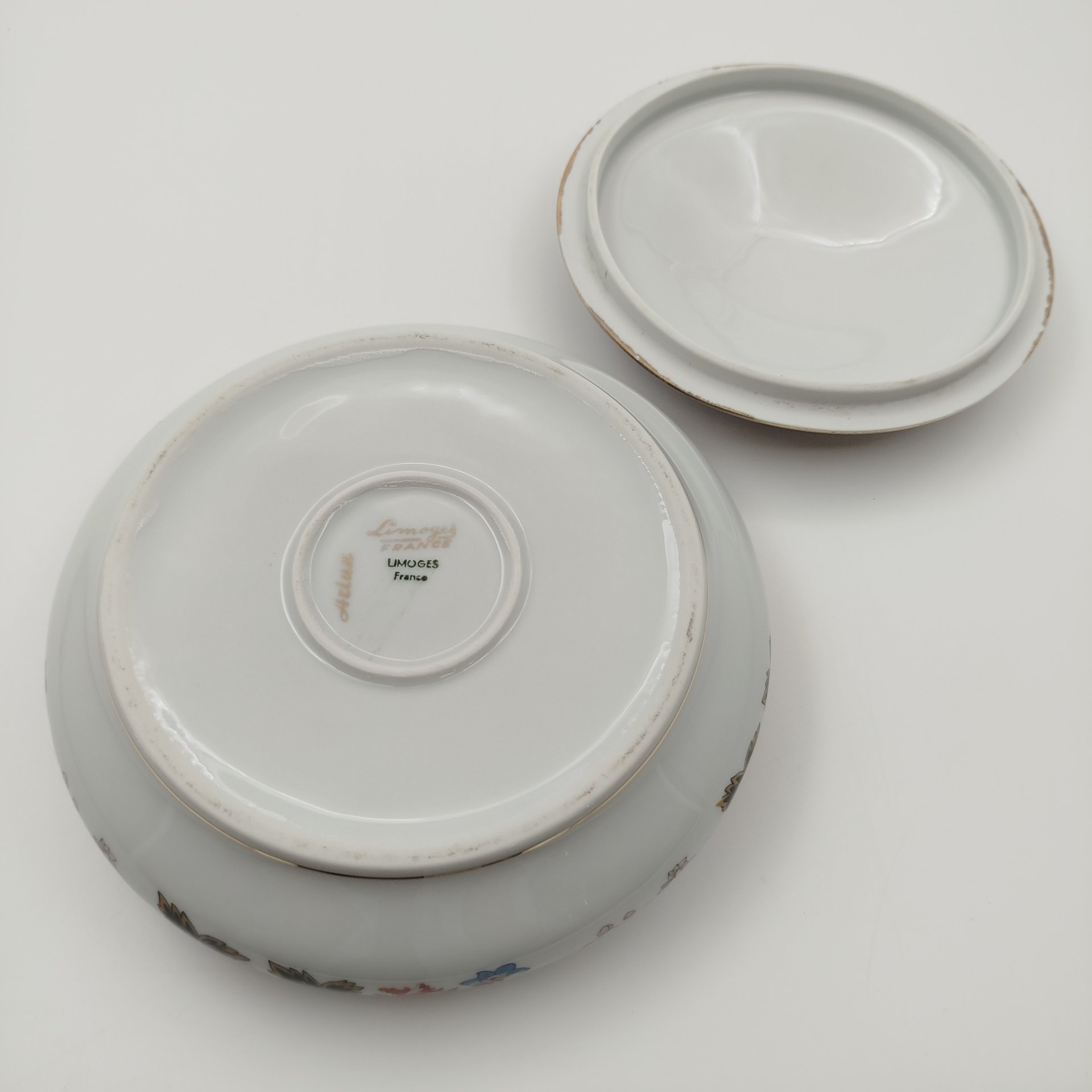 Шкатулка круглой фирмы, "Limoges", фарфор, деколь, золочение, Франция, 1950-1980 гг.