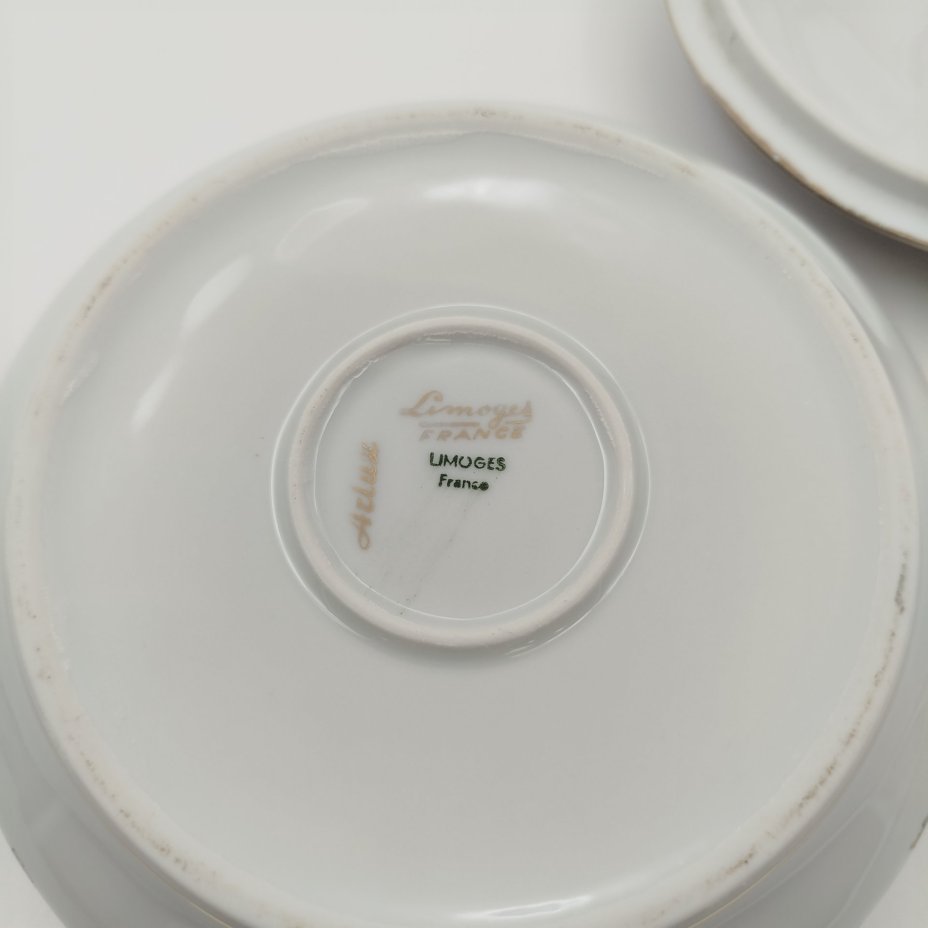 Шкатулка круглой фирмы, "Limoges"
