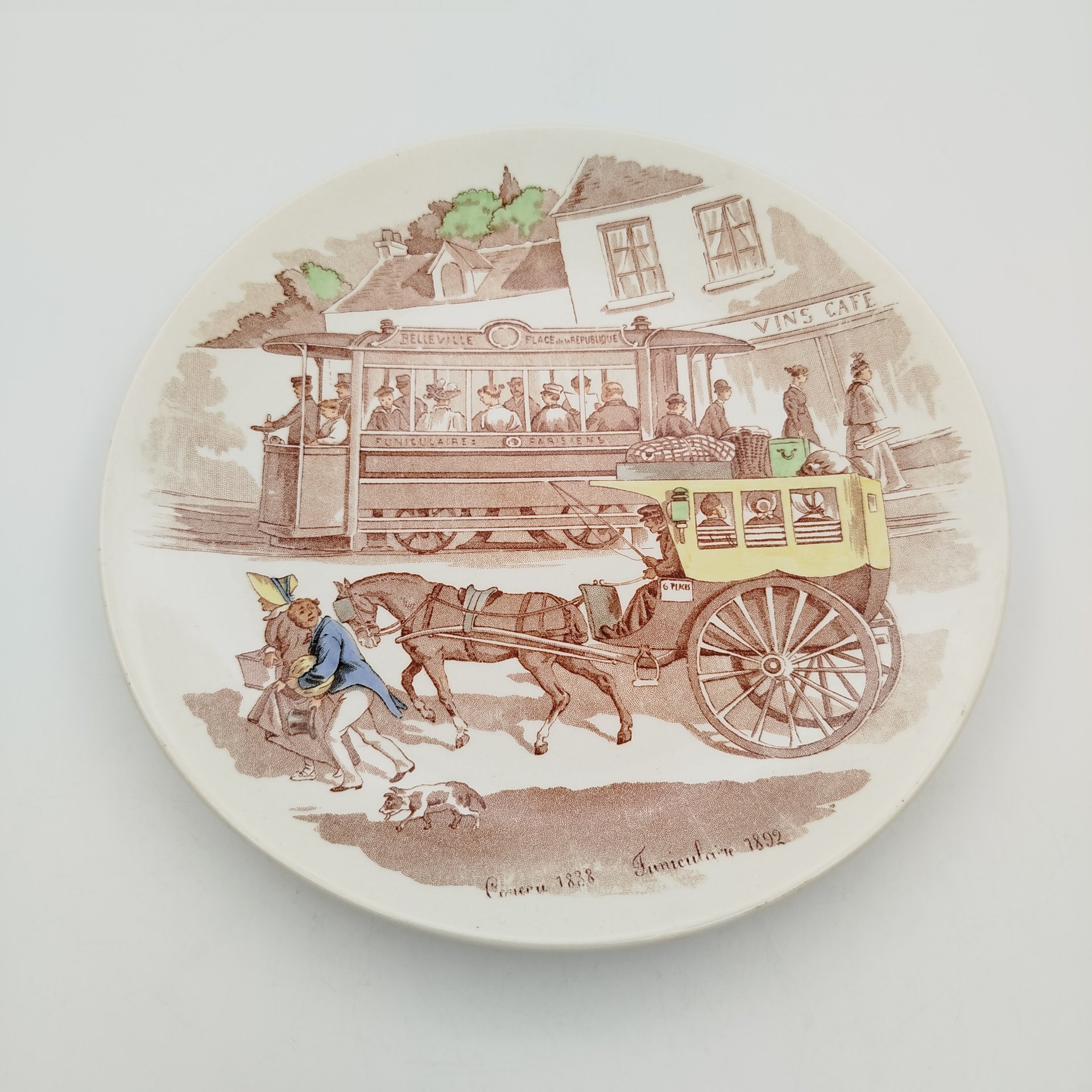 Тарелка декоративная "Coucou 1838  Funiculaire 1892" с изображением Фуникулера Бельвиль, фаянс, деколь, Sarreguemines (Саргемин), Франция, 1890-1918 гг., Sarreguemines (Саргемин)