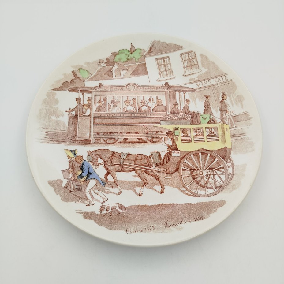 Тарелка декоративная "Coucou 1838  Funiculaire 1892" с изображением Фуникулера Бельвиль, фаянс, деколь, Sarreguemines (Саргемин), Франция, 1890-1918 гг., Sarreguemines (Саргемин)
