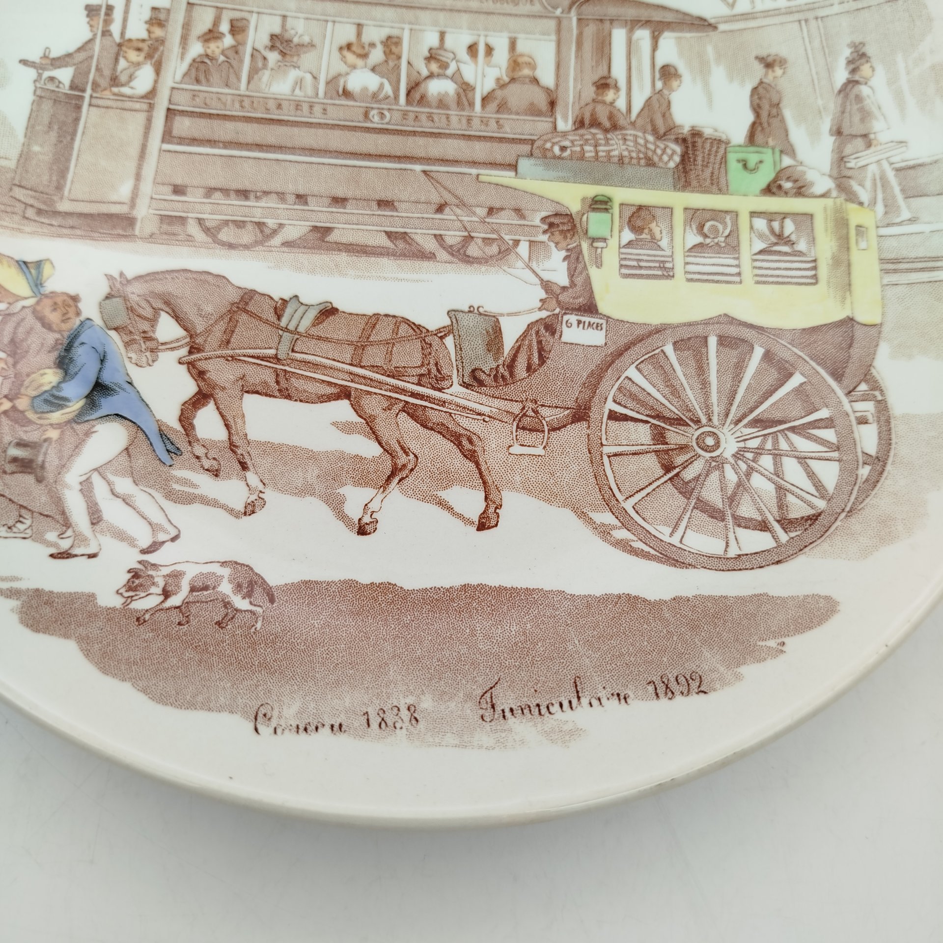 Тарелка декоративная "Coucou 1838  Funiculaire 1892" с изображением Фуникулера Бельвиль, фаянс, деколь, Sarreguemines (Саргемин), Франция, 1890-1918 гг., Sarreguemines (Саргемин)