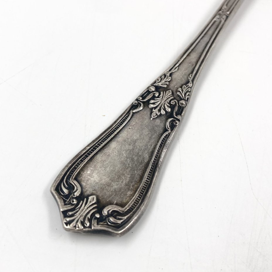 Лопатка для торта с растительным декором, мНЦ (медь-никель-цинк), Киевский завод столовых приборов и посуды им. Дзержинского (ЗiД, ЗиД), СССР, 1950-1960 гг., Киевский завод столовых приборов и посуды им. Дзержинского (ЗiД
