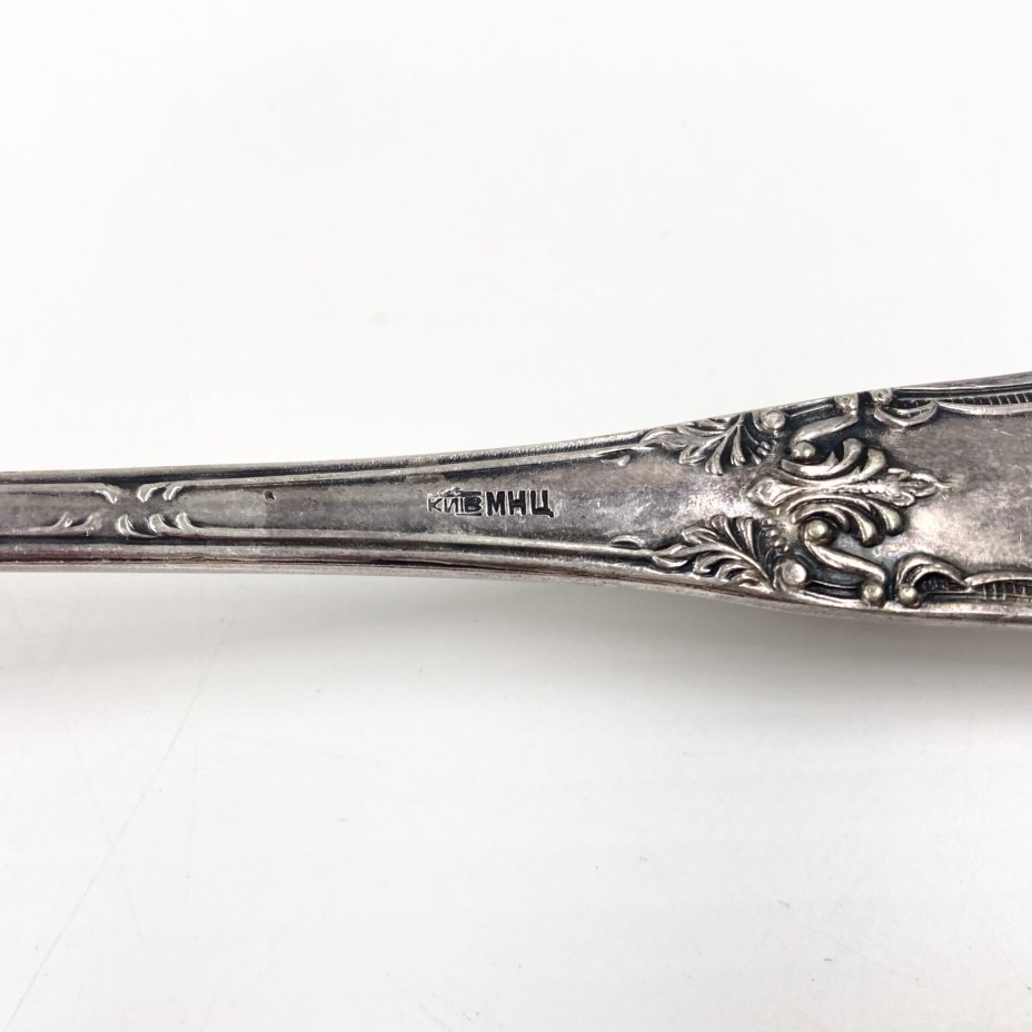 Лопатка для торта с растительным декором, мНЦ (медь-никель-цинк), Киевский завод столовых приборов и посуды им. Дзержинского (ЗiД, ЗиД), СССР, 1950-1960 гг., Киевский завод столовых приборов и посуды им. Дзержинского (ЗiД