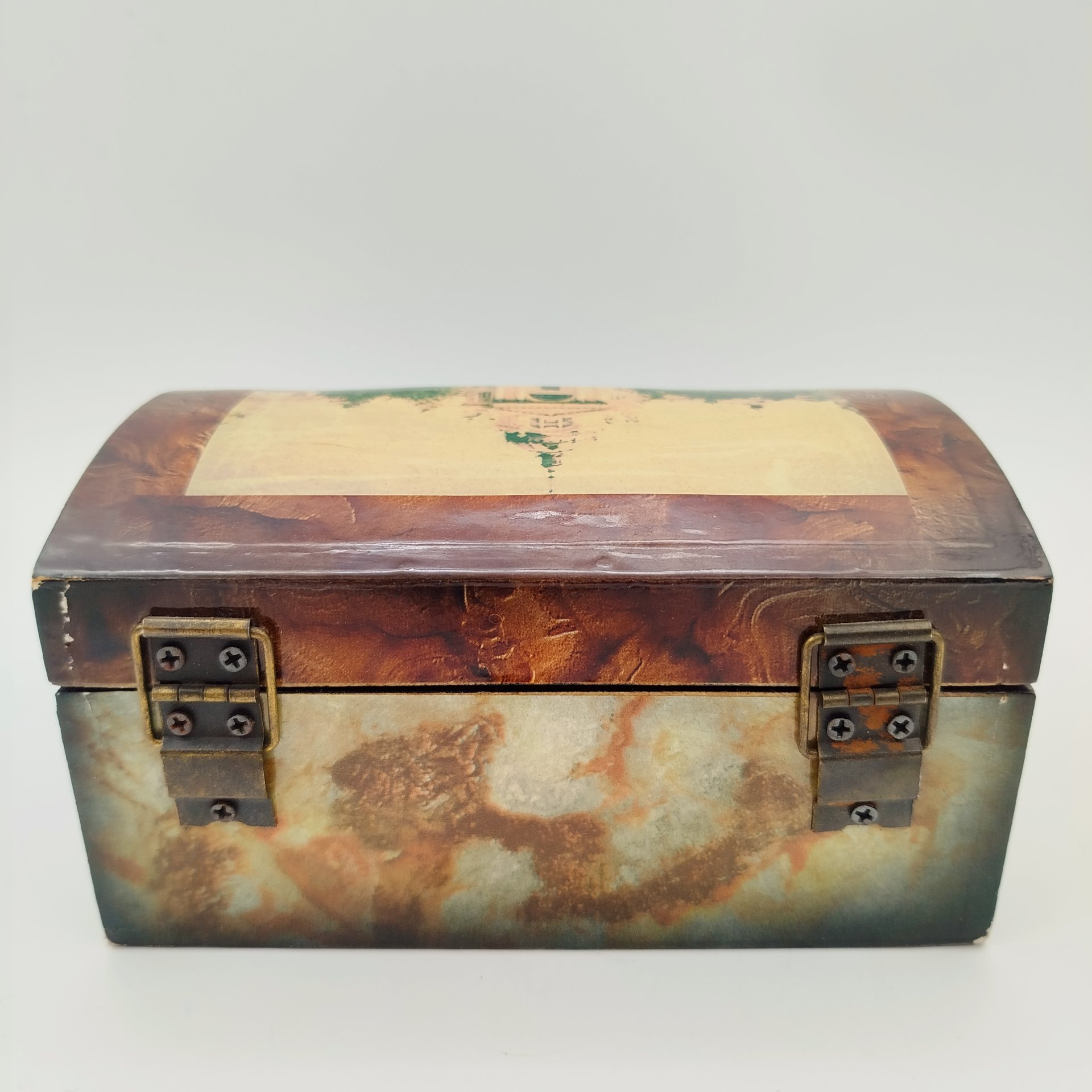 Шкатулка, декорированная изображением архитектурного ансамбля, дерево, бумага, металл, Россия, 2000-2010 гг.