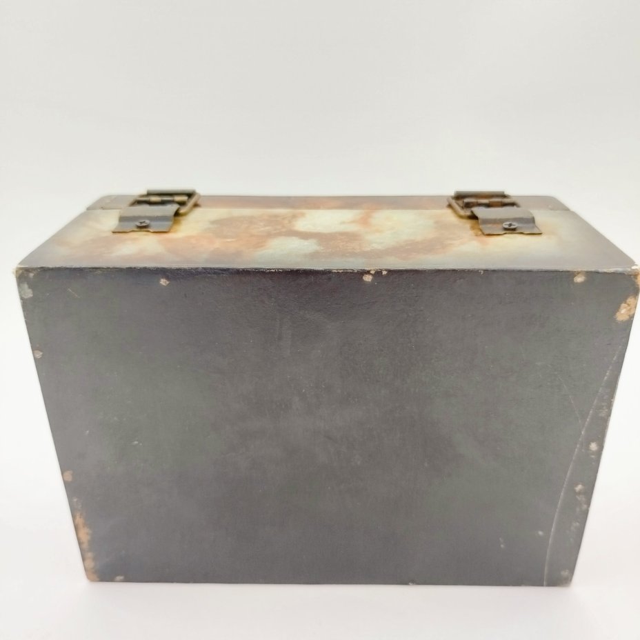 Шкатулка, декорированная изображением архитектурного ансамбля