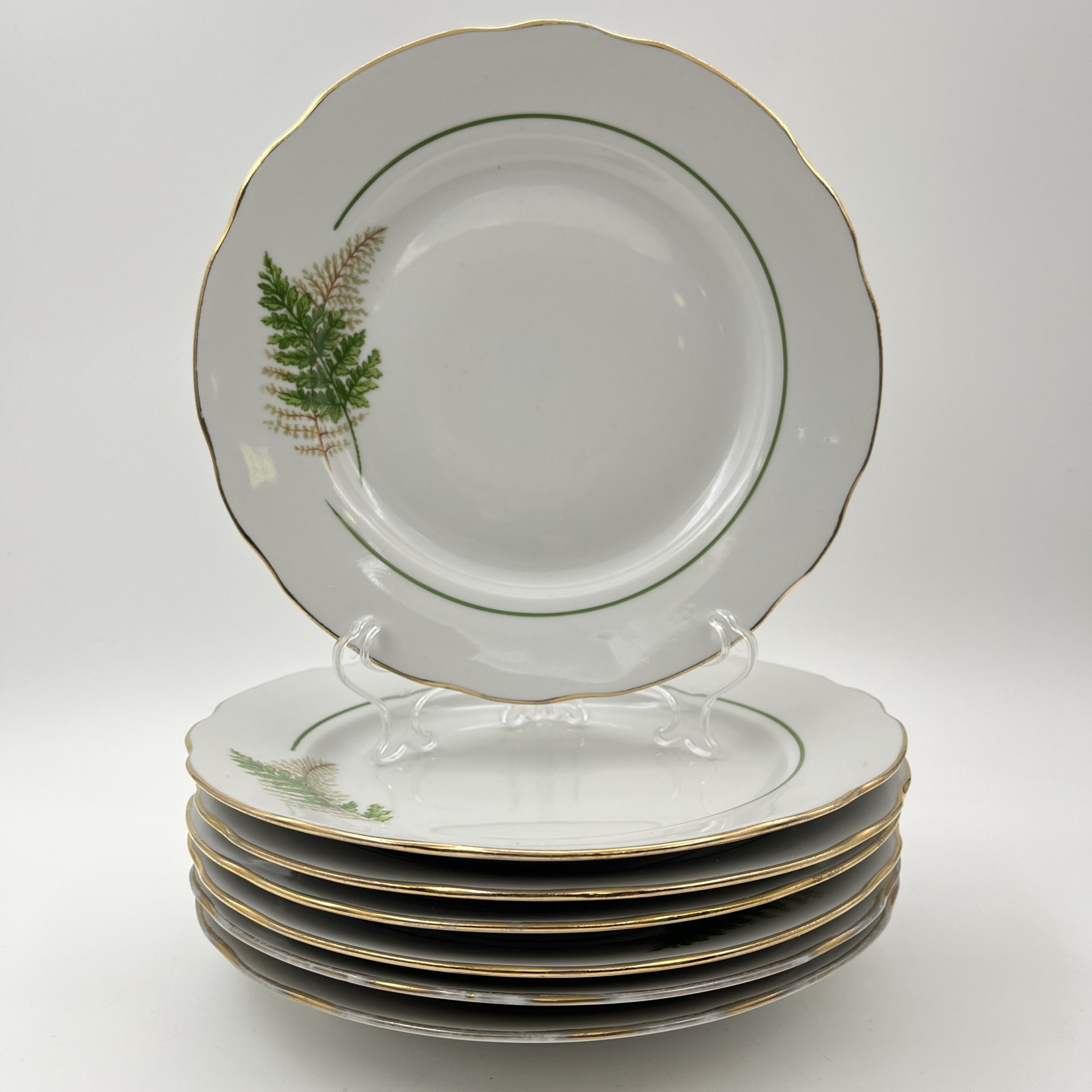 Набор десертных тарелок "Папоротники" на 7 персон, фасон "Гранёный", фарфор, деколь, золочение, Дулевский фарфоровый завод (Дулёво), Россия, 2004-2006 гг.