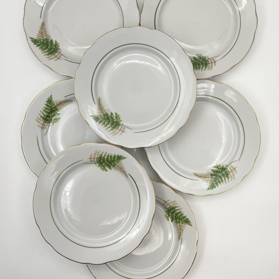 Набор десертных тарелок "Папоротники" на 7 персон, фасон "Гранёный", фарфор, деколь, золочение, Дулевский фарфоровый завод (Дулёво), Россия, 2004-2006 гг.