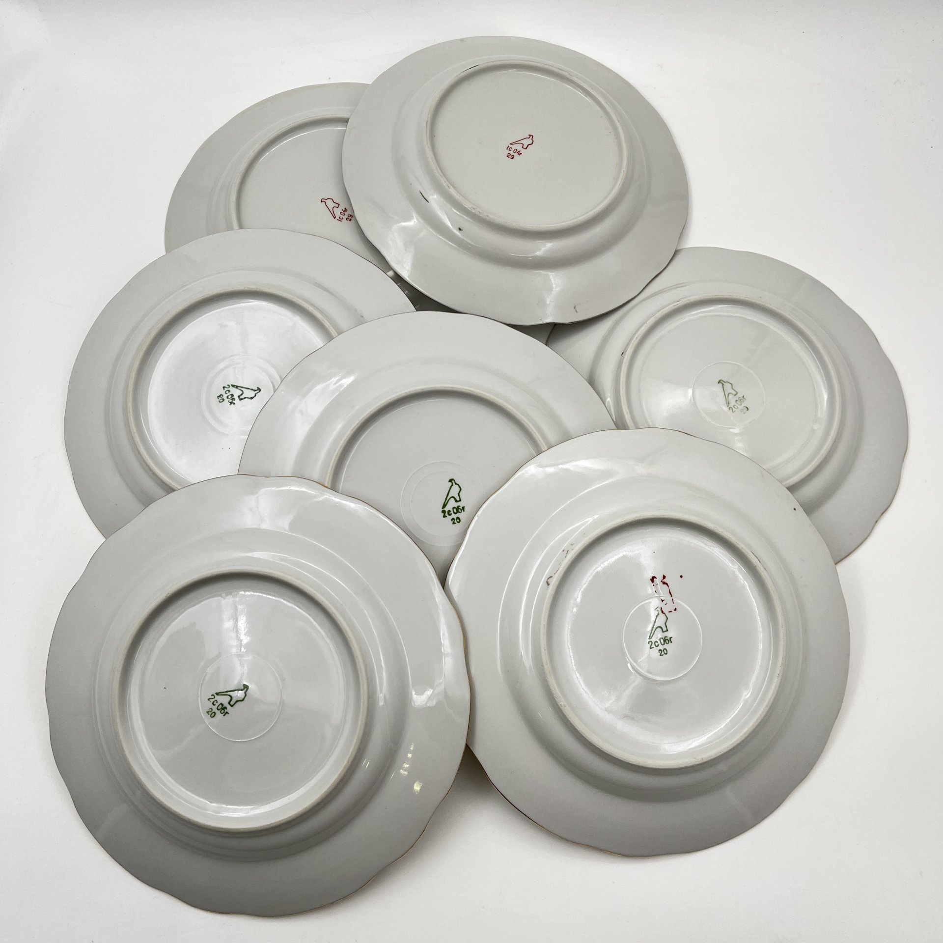 Набор десертных тарелок "Папоротники" на 7 персон, фасон "Гранёный", фарфор, деколь, золочение, Дулевский фарфоровый завод (Дулёво), Россия, 2004-2006 гг.