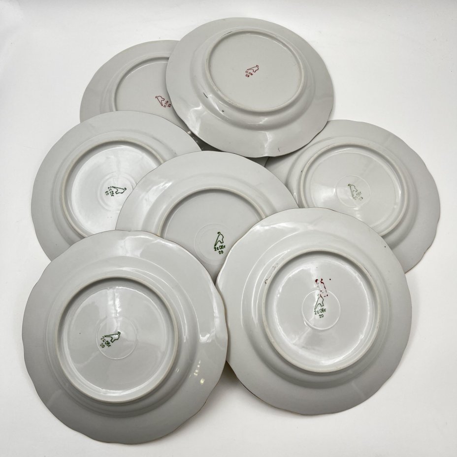 Набор десертных тарелок "Папоротники" на 7 персон, фасон "Гранёный", фарфор, деколь, золочение, Дулевский фарфоровый завод (Дулёво), Россия, 2004-2006 гг.