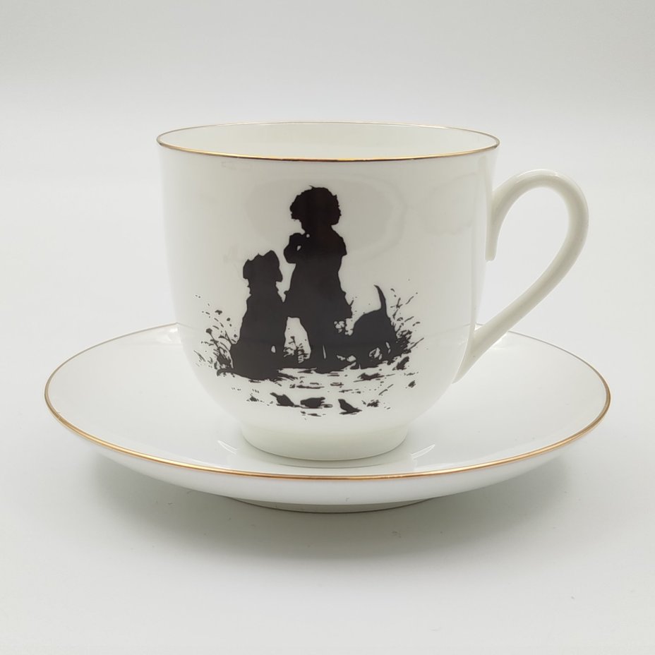 Кофейная пара "Друзья" из серии "Силуэты" по рисункам Елизаветы Бём, форма "Ландыш", автор формы Криммер Э.М.