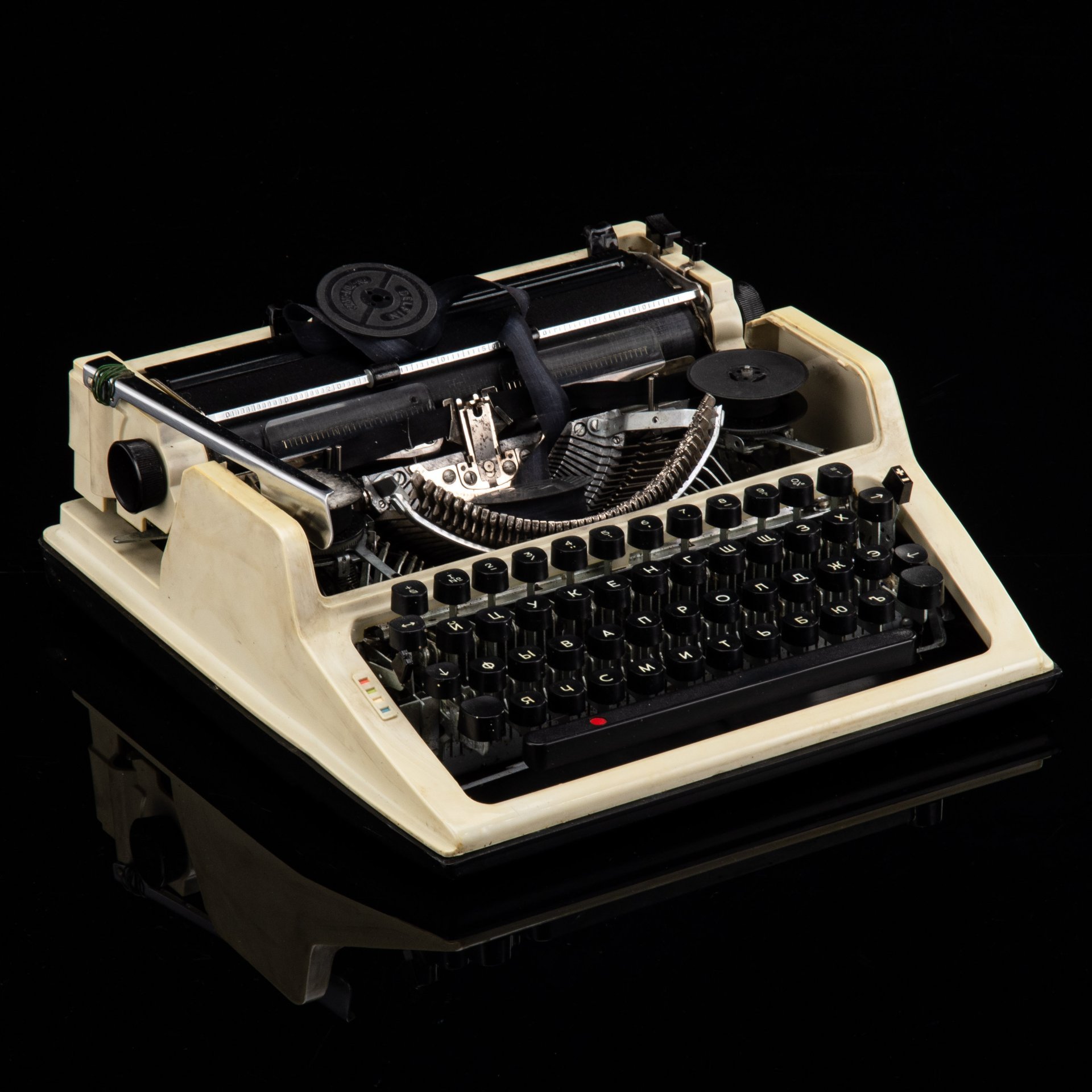 Машинка печатная "Любава ПП-215-01" в футляре, металл, пластик, Рязанский завод счётно-аналитических машин, Россия, 1984 г.