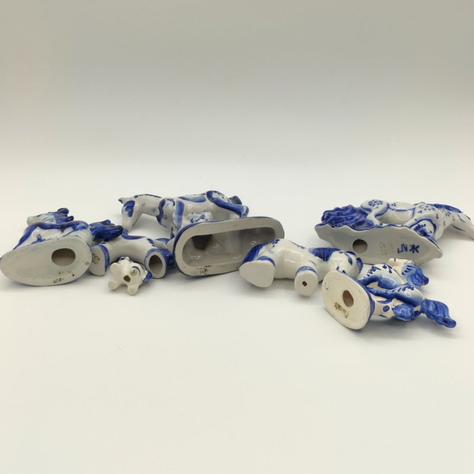 Набор из семи статуэток "Лошадки", Гжель