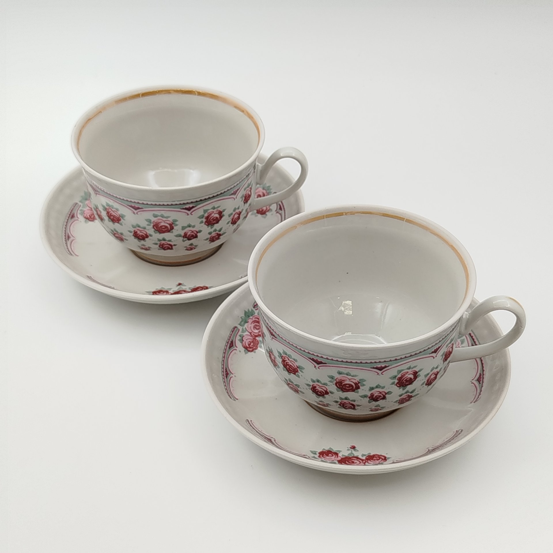 Набор из 2-х чайных пар, украшенных цветочным декором