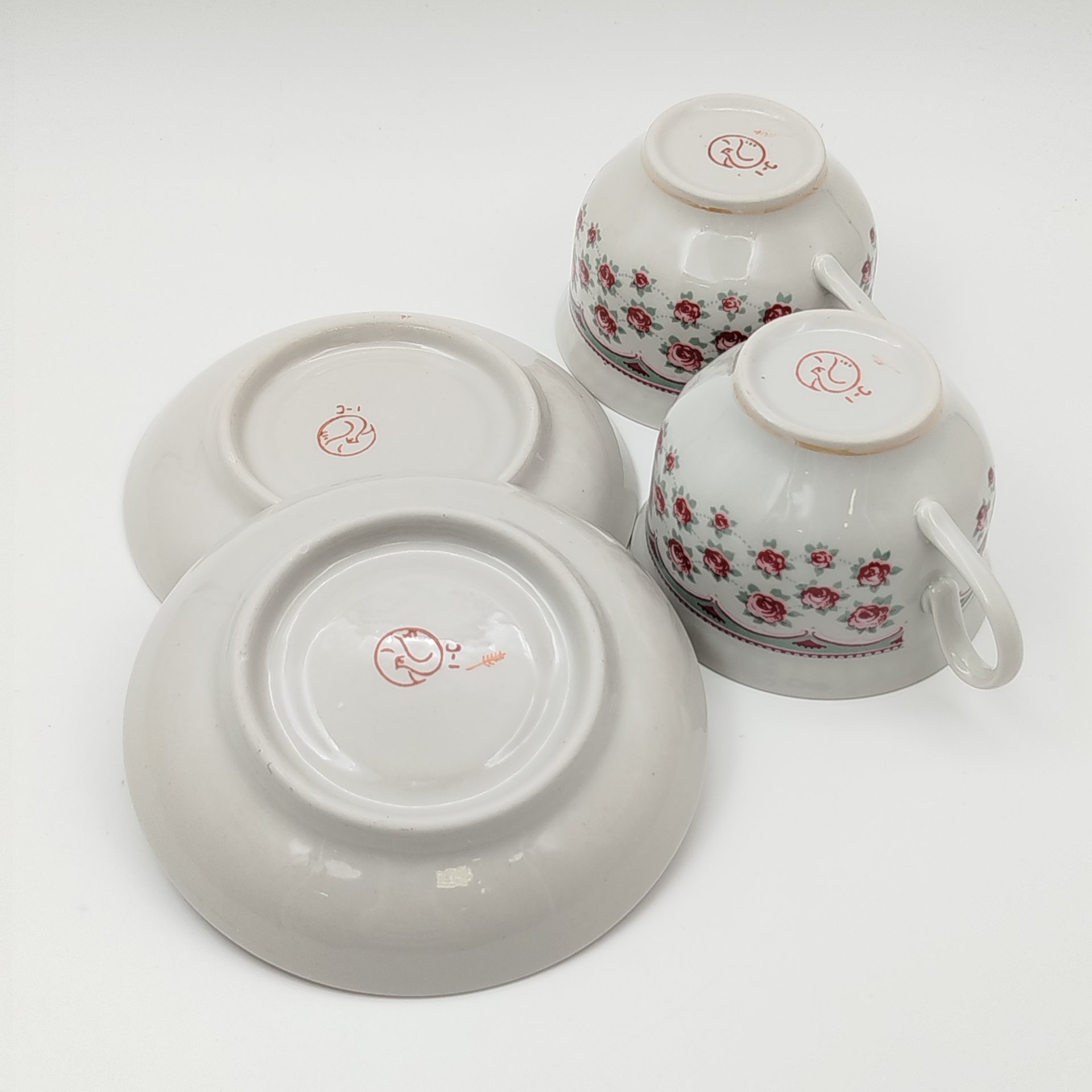 Набор из 2-х чайных пар, украшенных цветочным декором