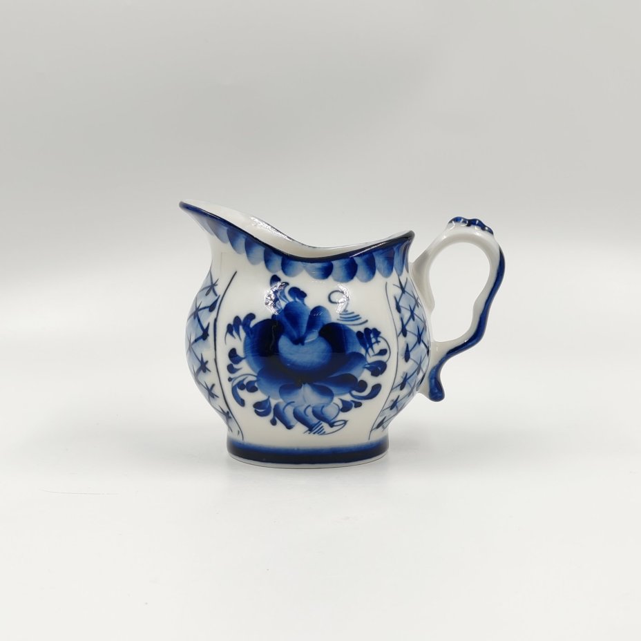 Молочник (сливочник) с цветочным декором, фарфор, роспись, Россия, 1990-2010 гг.