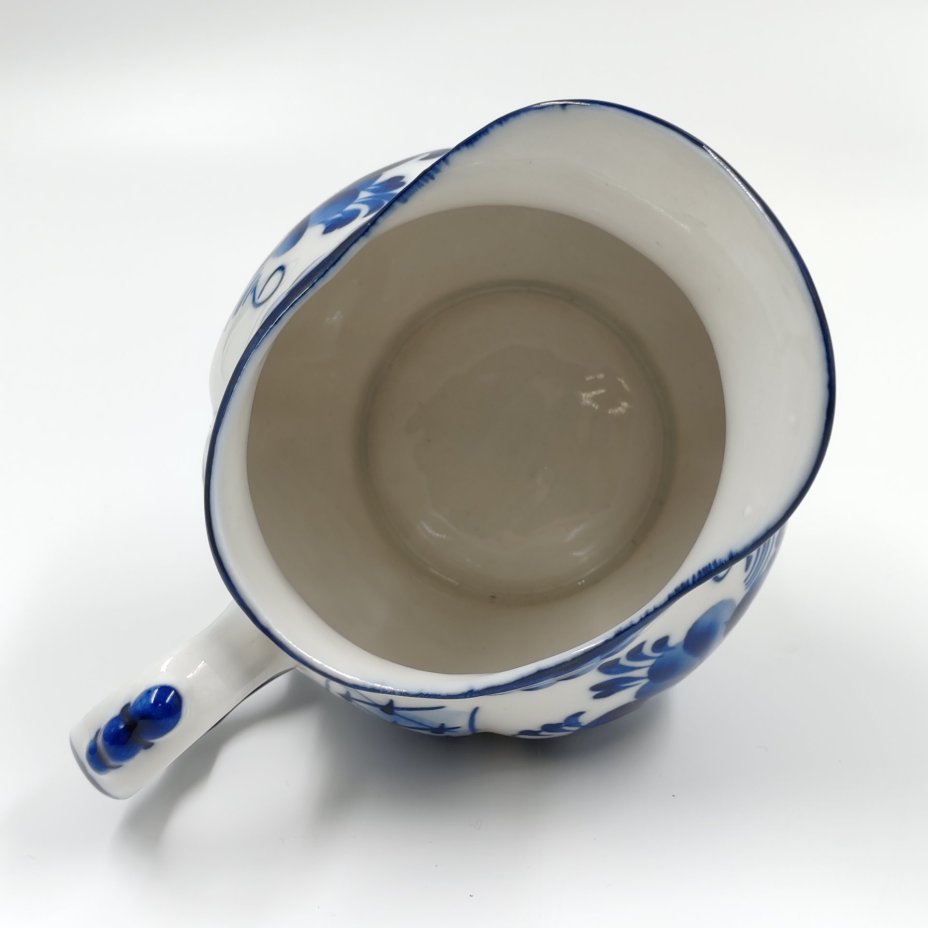 Молочник (сливочник) с цветочным декором, фарфор, роспись, Россия, 1990-2010 гг.