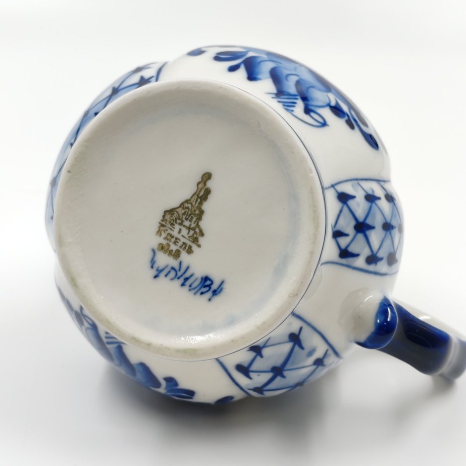 Молочник (сливочник) с цветочным декором, фарфор, роспись, Россия, 1990-2010 гг.