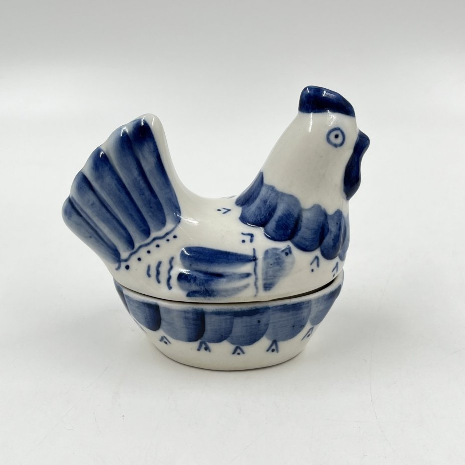 Солонка "Курочка", Гжель, фарфор, роспись, Россия, 1990-2000 гг.
