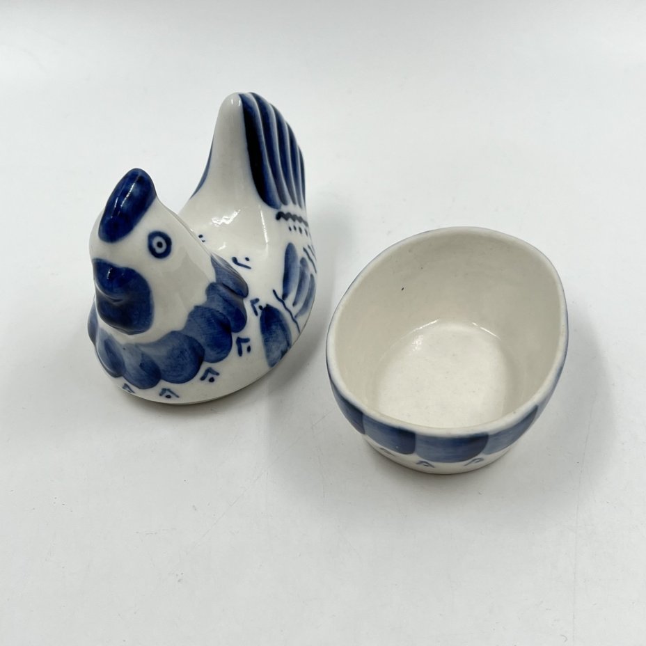 Солонка "Курочка", Гжель, фарфор, роспись, Россия, 1990-2000 гг.