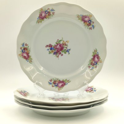Набор из 4-х обеденных тарелок, украшенных мейсенским букетом, фарфор, деколь, Karolina (Фарфоровая мануфактура «Каролина», Польша), Польша, 1960-1980 гг.