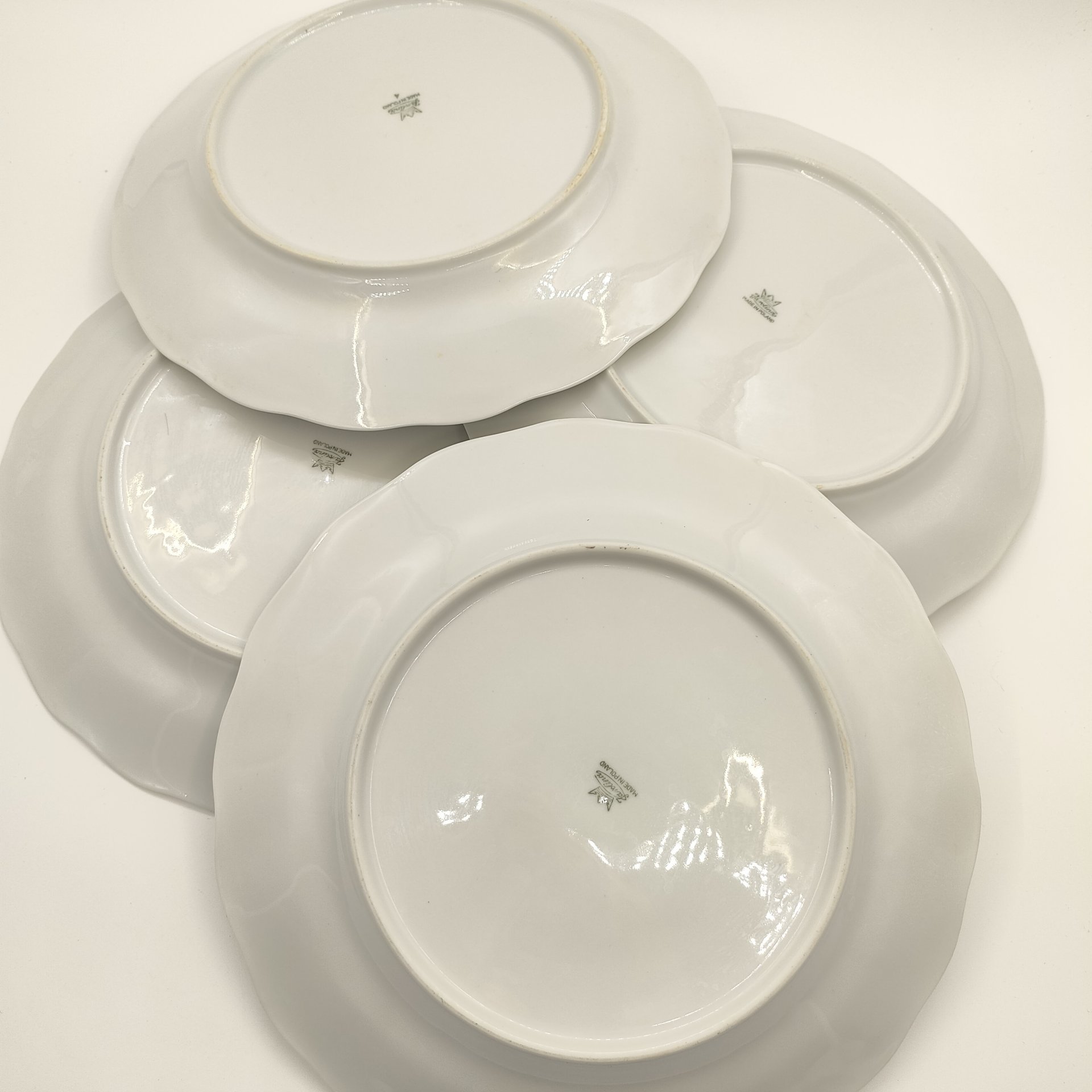 Набор из 4-х обеденных тарелок, украшенных мейсенским букетом, фарфор, деколь, Karolina (Фарфоровая мануфактура «Каролина», Польша), Польша, 1960-1980 гг.