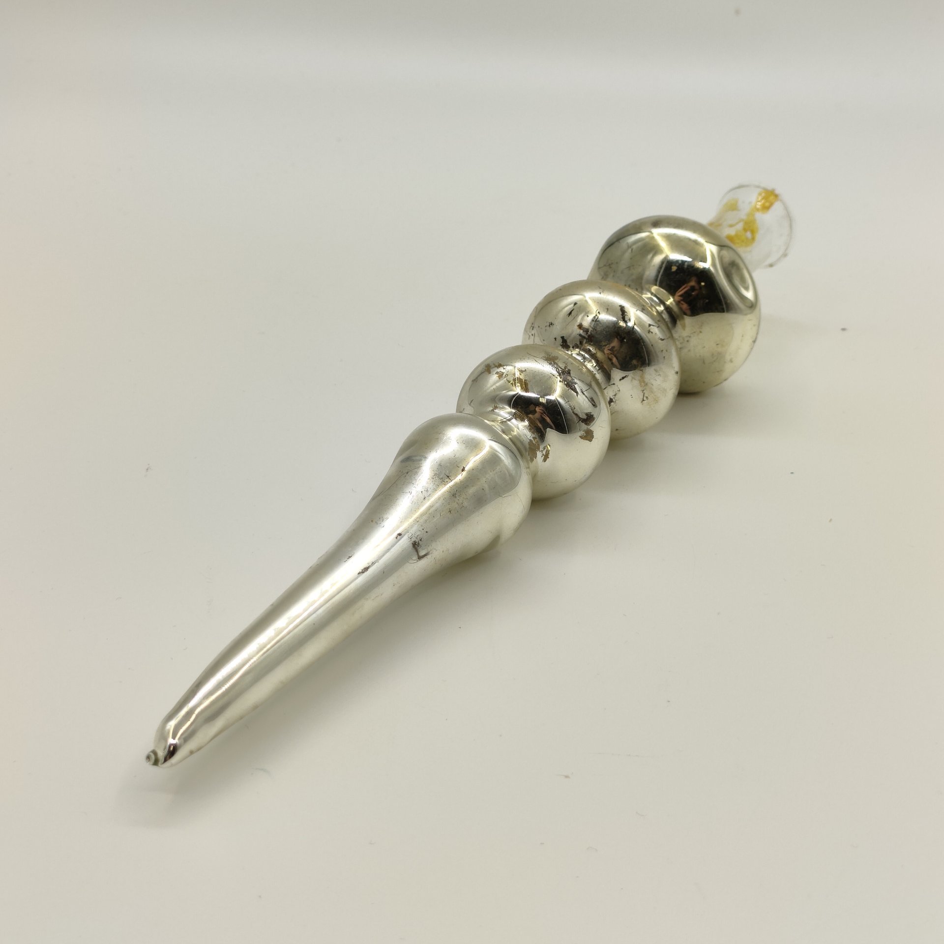 Елочная игрушка "Пика" ("Наконечник для елки"), стекло, краска, металл, СССР, 1970-1980 гг.