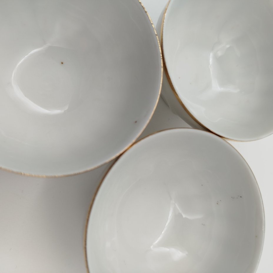 Набор из 5-ти пиал, украшенных изображением роз, фарфор, деколь, золочение, Западная Европа, 1960-1980 гг.