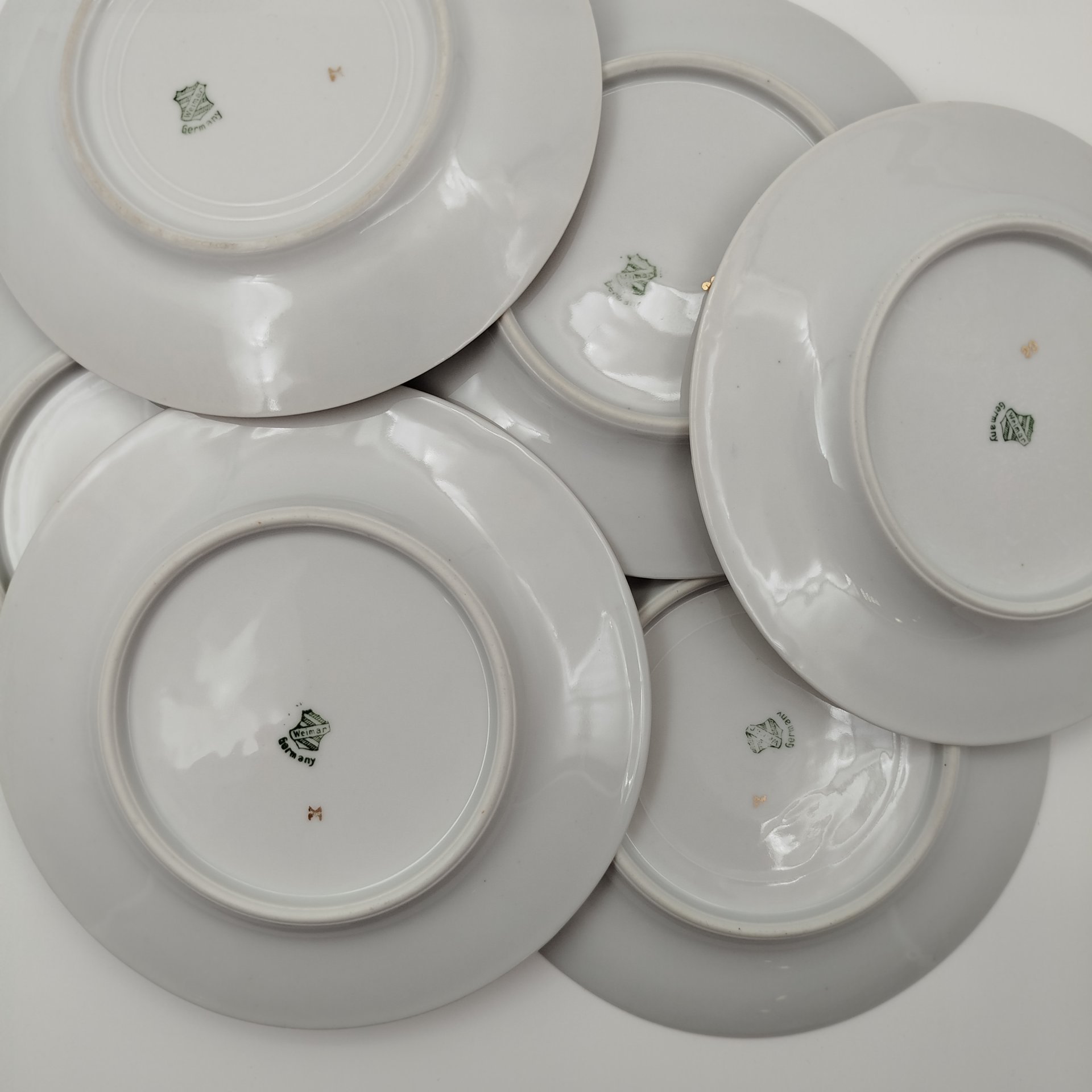 Набор пирожковых тарелок с цветочным декором на 6 персон, фарфор, деколь, золочение, Weimar Porzellan (Веймарский фарфор), Германия, 1920-1933 гг.