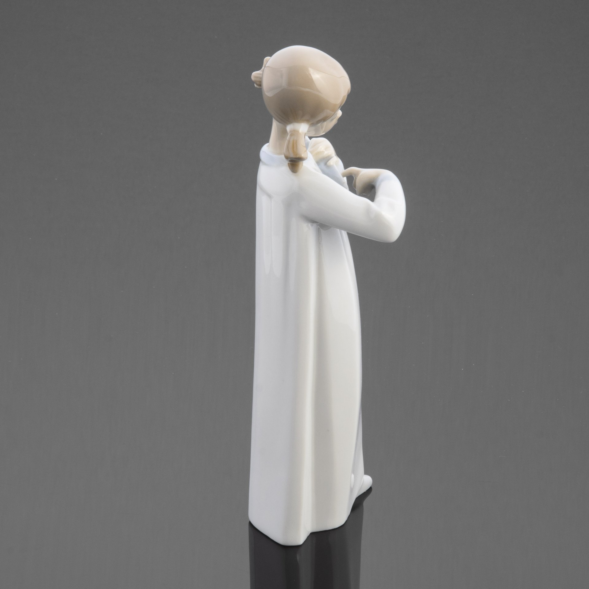Статуэтка "Девочка с гитарой", скульптор Фульхенсио Гарсия, Lladro