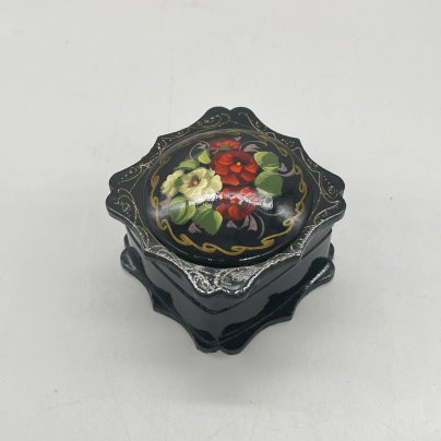 Шкатулка миниатюрная с расписным цветочным декором, папье-маше, лак, роспись, СССР, 1970-1980 гг.