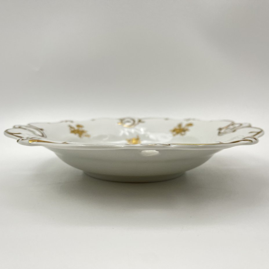 Тарелка сервировочная, украшенная цветочным декором, фарфор, золочение, Weimar Porzellan (Веймарский фарфор), ГДР, 1950-1980 гг.