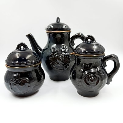 Чайный набор с рельефным декором (сахарница, молочник, чайник), керамика, рельеф, поливы