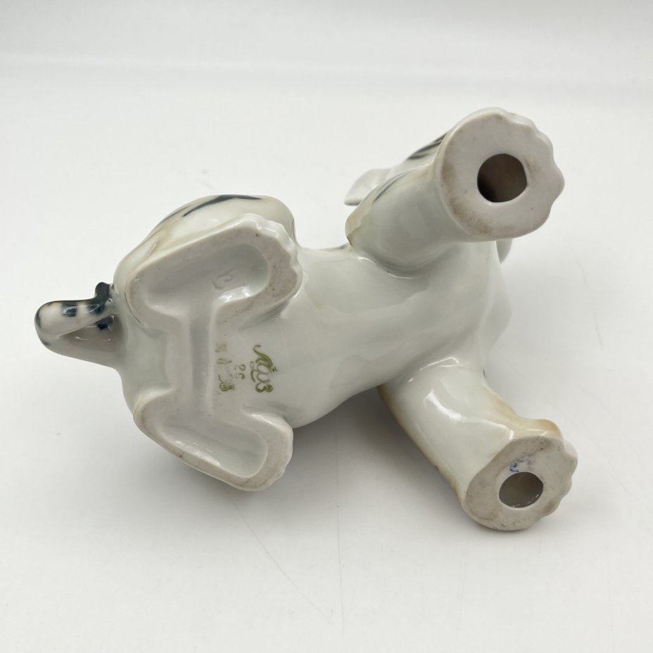 Статуэтка "Тигрёнок", скульптор Б.Я. Воробьев, фарфор, роспись, Ленинградский фарфоровый завод (ЛФЗ), СССР, 1970-1991 гг.