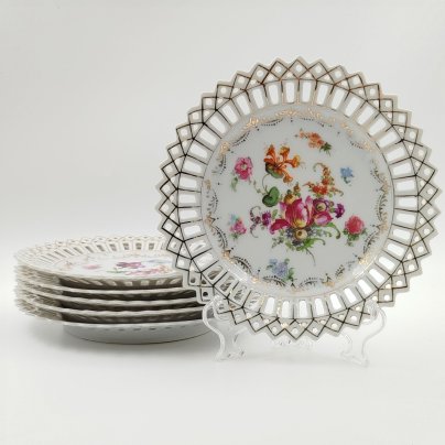 Набор из 6 тарелок с прорезным бортом и цветочным декором, фарфор, деколь, Carl Schumann, Arzberg, Bavaria, Германская империя, 1900-1918 гг.