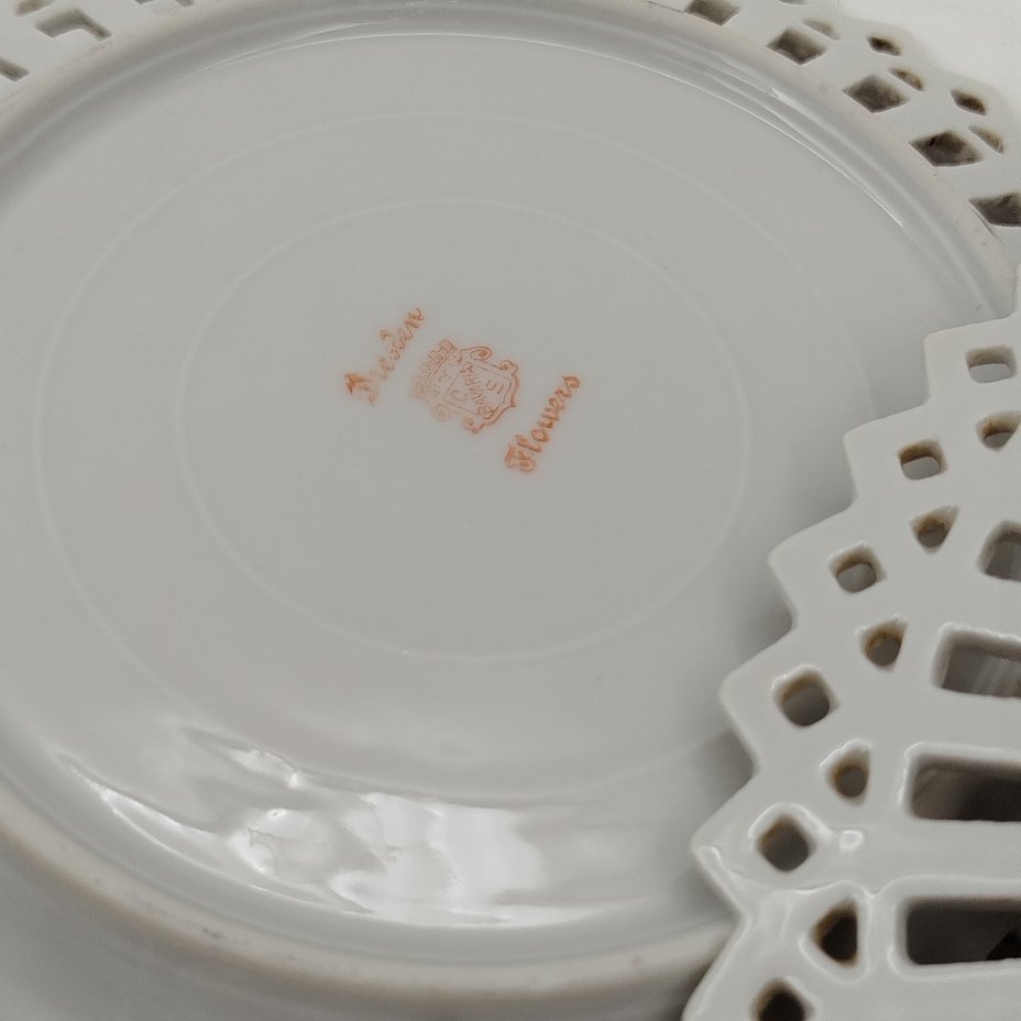 Набор из 6 тарелок с прорезным бортом и цветочным декором, фарфор, деколь, Carl Schumann, Arzberg, Bavaria, Германская империя, 1900-1918 гг.