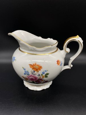 Молочник, украшенный цветочным декором с фигурной ручкой, Kahla