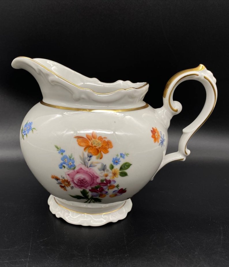 Молочник, украшенный цветочным декором с фигурной ручкой, Kahla
