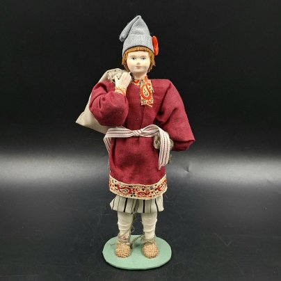 Кукла коллекционная "Крестьянский парень", фирма "Потешный промысел", фарфор, роспись, ткань, Российская Федерация, 2000-2020 гг.