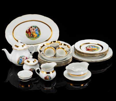 Сервиз чайно-столовый "Мадонна" на 5 персон (35 предметов), фарфор, деколь, золочение, Чехословакия, 1960-1990 гг.