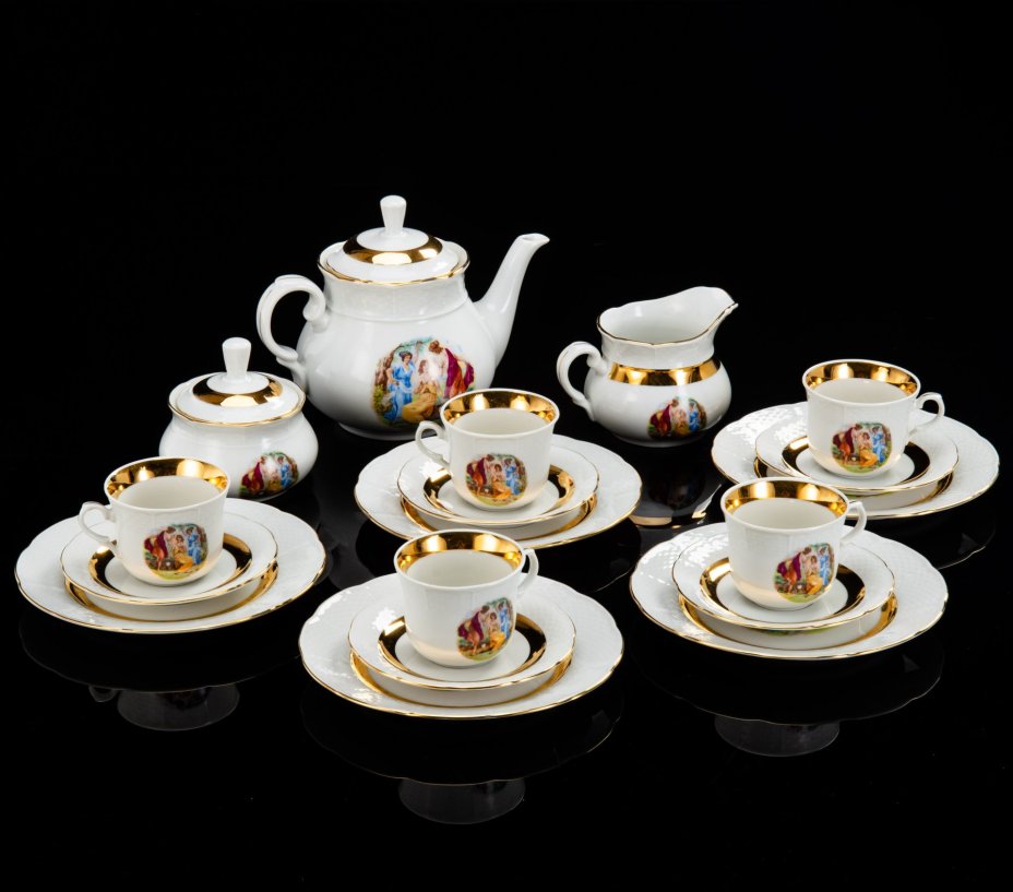 Сервиз чайно-столовый "Мадонна" на 5 персон (35 предметов), фарфор, деколь, золочение, Чехословакия, 1960-1990 гг.