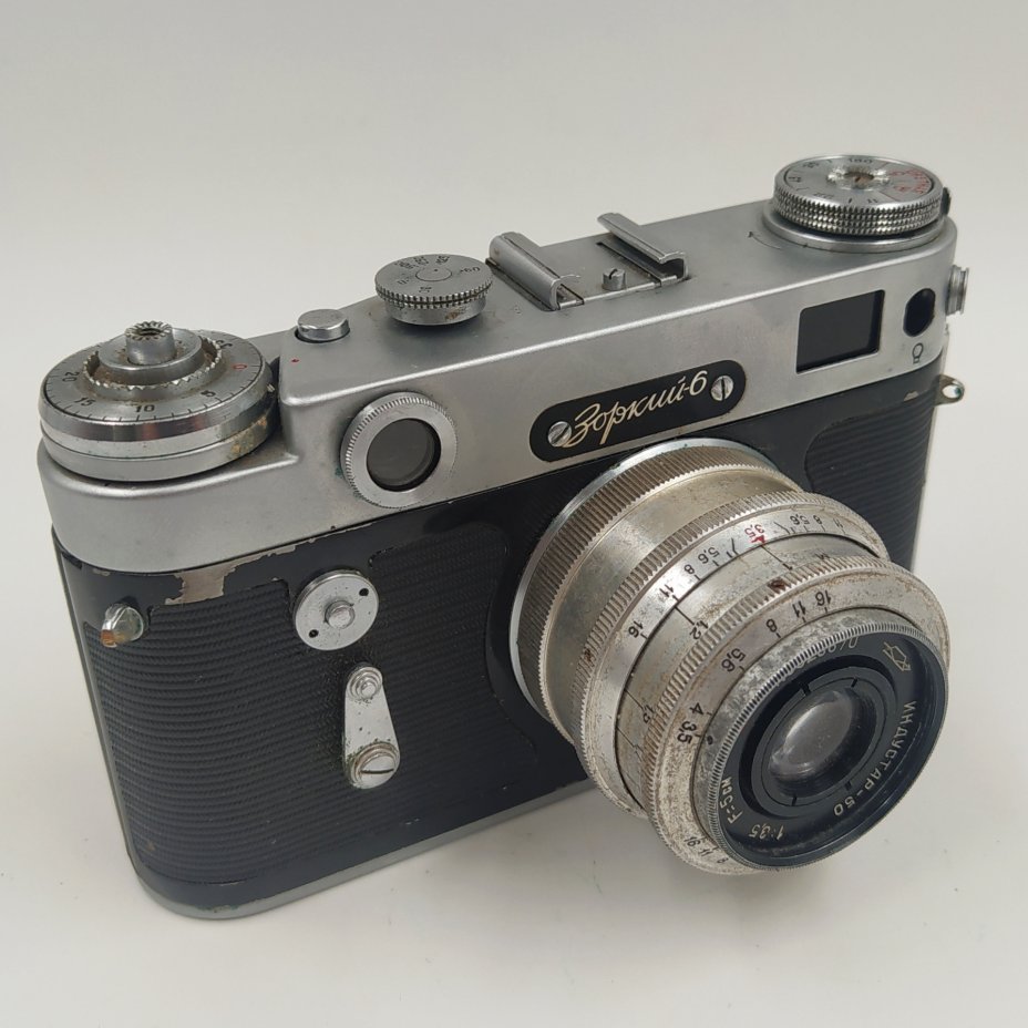 Фотоаппарат "Зоркий-6" с объективом "Индустар-50" в оригинальном кофре, Красногорский механический завод (КМЗ)