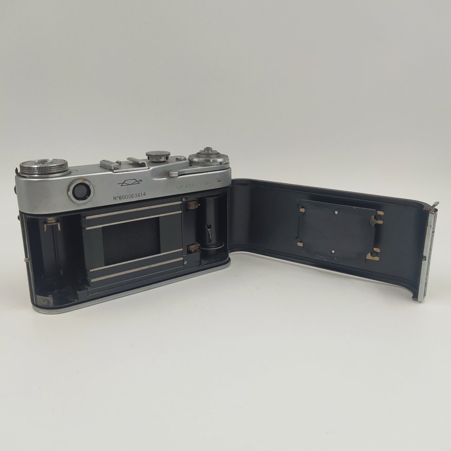 Фотоаппарат "Зоркий-6" с объективом "Индустар-50" в оригинальном кофре, Красногорский механический завод (КМЗ)