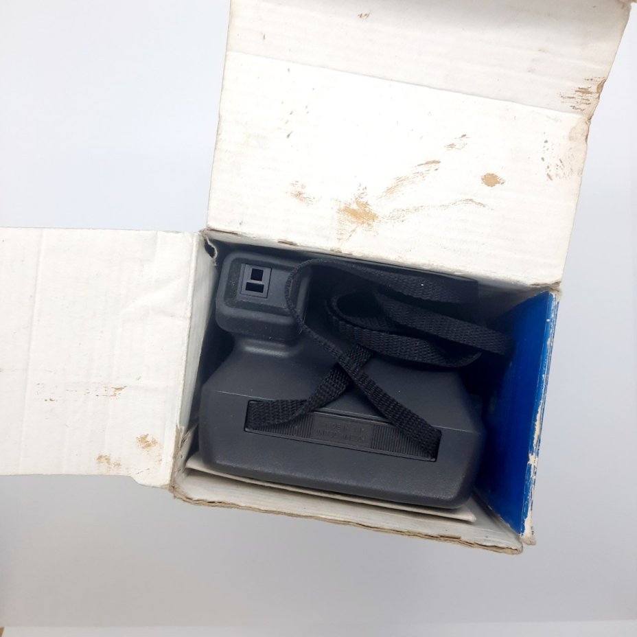 Фотоаппарат мгновенной печати "Polaroid 636 Close Up" в оригинальной коробке, Polaroid