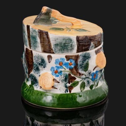 Шкатулка "Пень с топором", фаянс, роспись, глазурь, Конаковский фаянсовый завод им. М.И. Калинина (ЗиК Конаково)